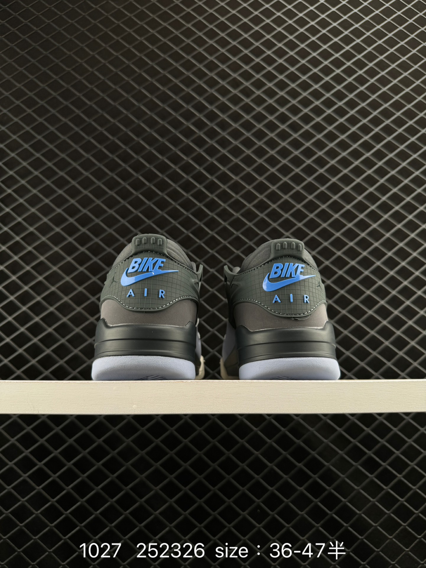 Nike Air Jordan 4 Retro